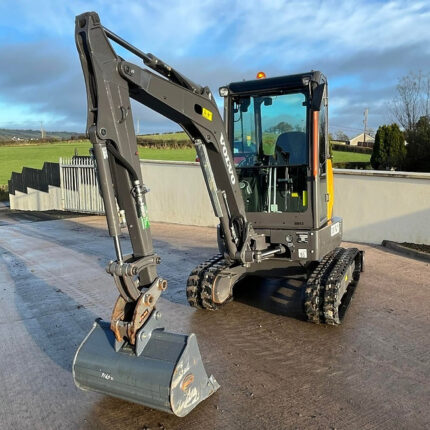 Mini Pelle Volvo ECR25D